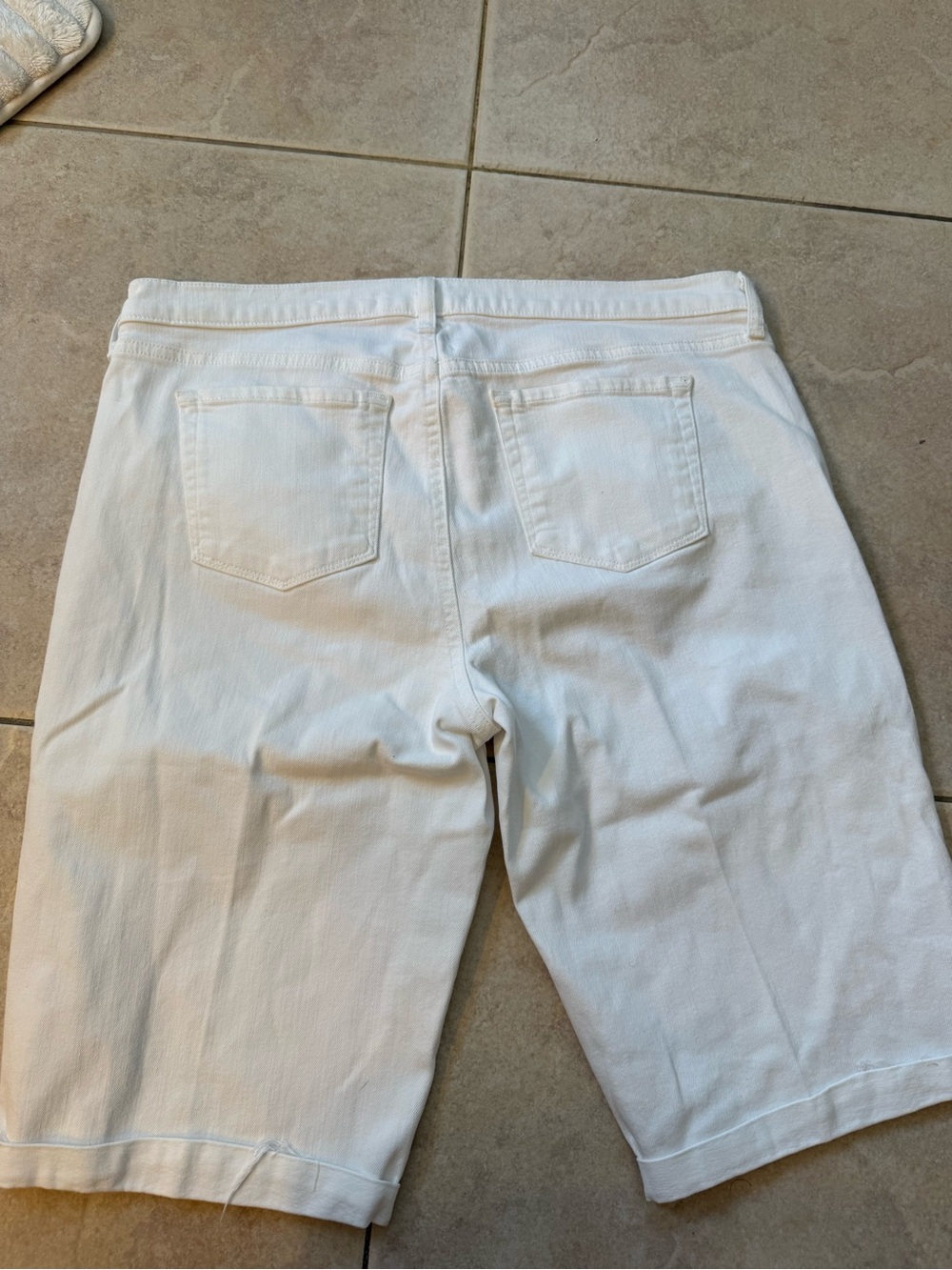 J brand beau shorts in color white tie size 32 - Picture 6 of 8